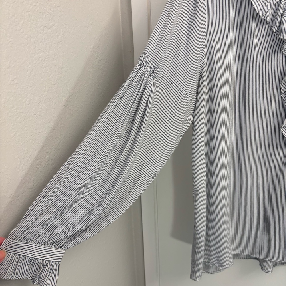 Sundance Blue Striped Ruffle Blouse Top XL‎ Boho Peasant Artsy Coastal Pirate - Picture 7 of 9